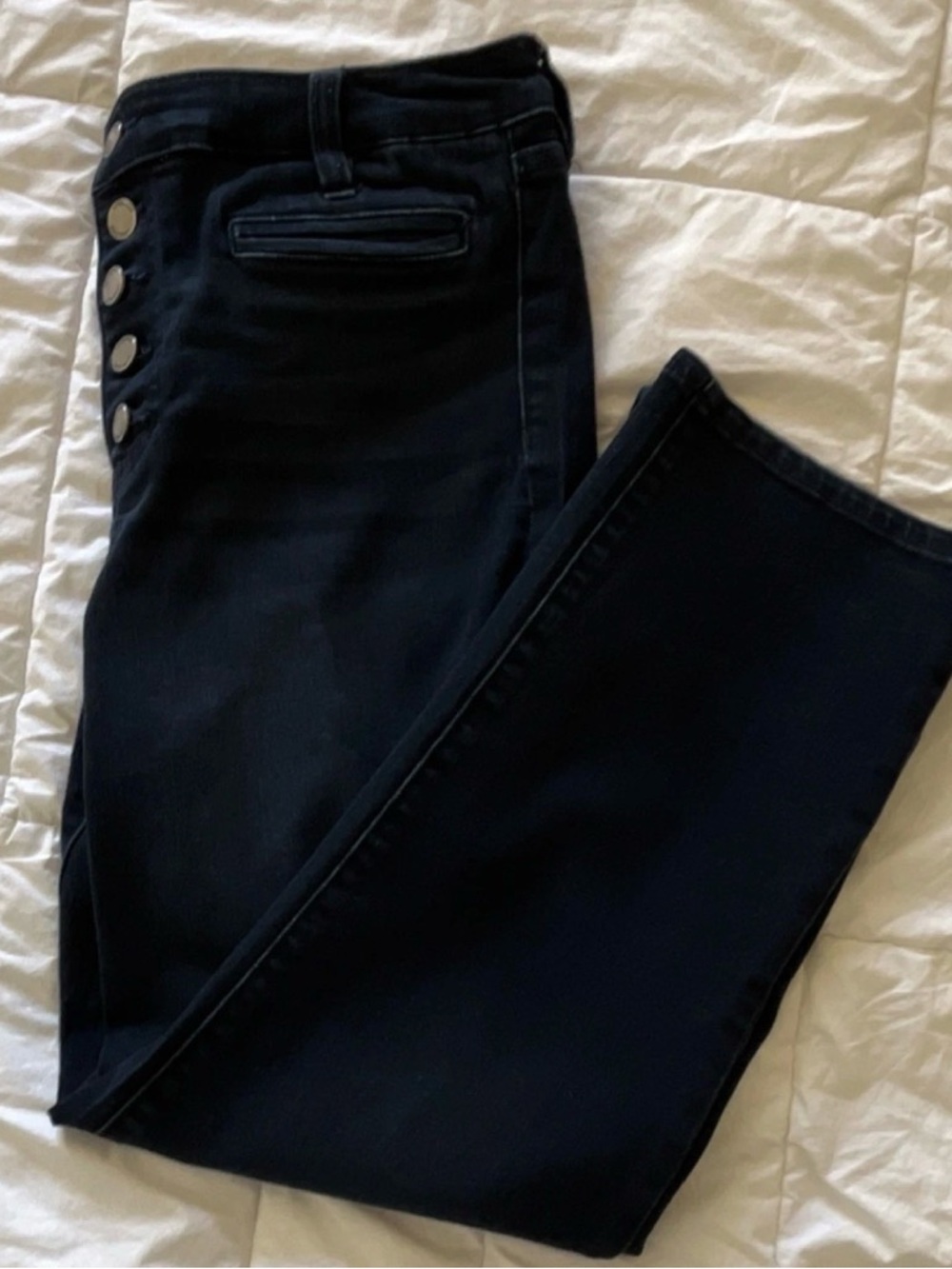 Liverpool Women’s Dark Blue Button-Accent Cropped Jeans